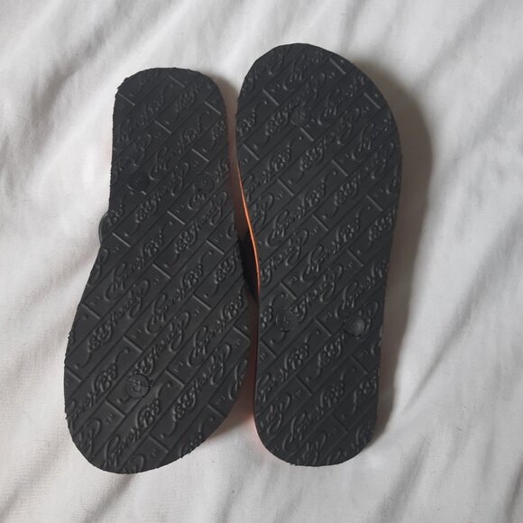 NWOT Ed Hardy flops - Picture 7 of 10